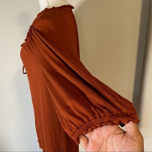 APT. 9 burnt orange blouse w/ ruffled neckline and cuffs, size 0X - Picture 7 of 8